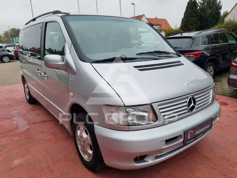 2003 Mercedes Benz V 220