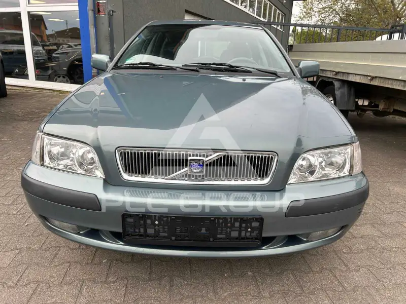 2003 Volvo V40