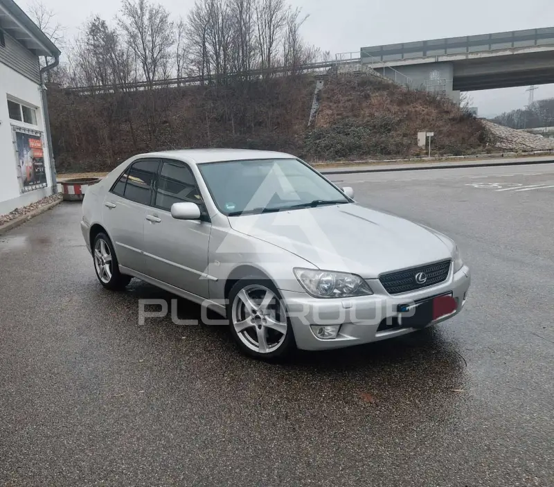 2003 Lexus IS200