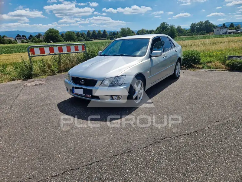2003 Lexus IS200