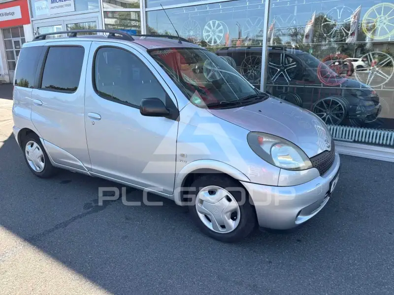 2003 Toyota VERSO