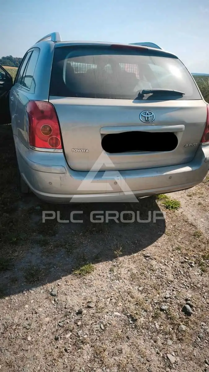 2003 Toyota Avensis
