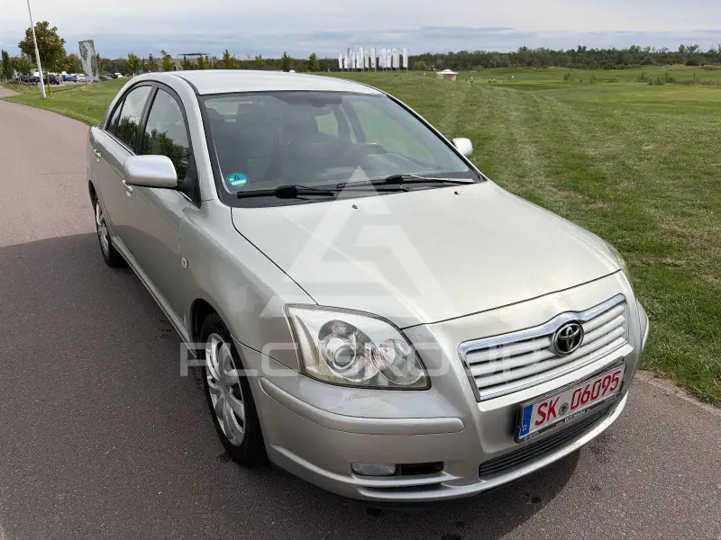 2003 Toyota Avensis