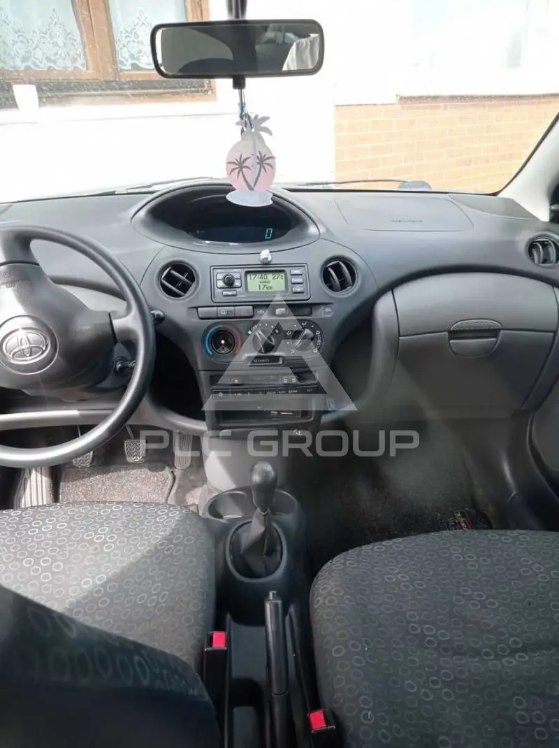 2003 Toyota YARIS