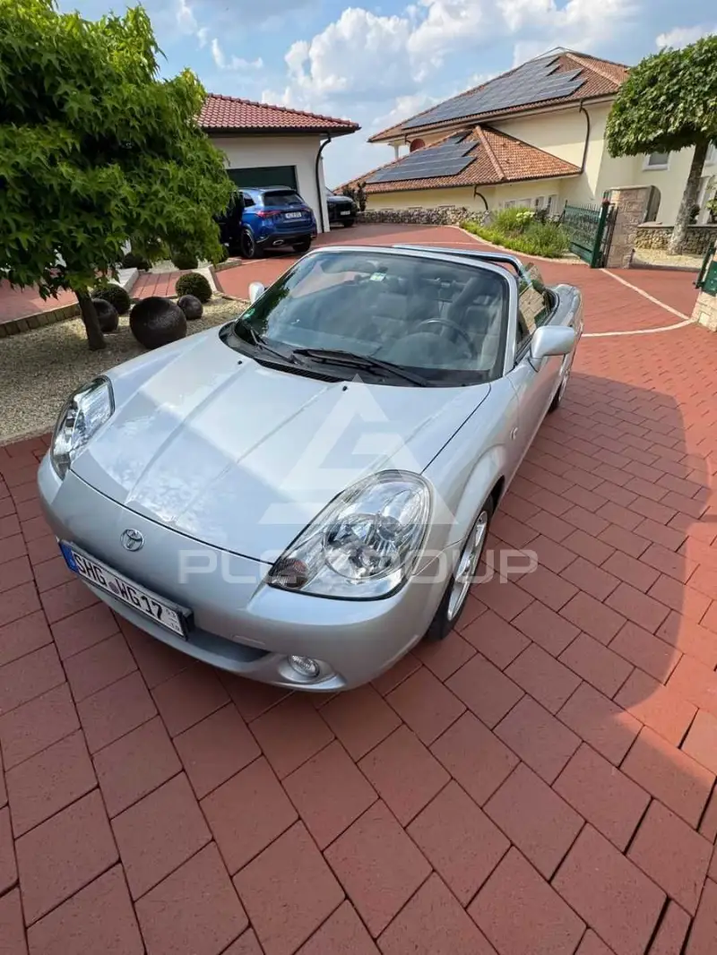 2003 Toyota MR2