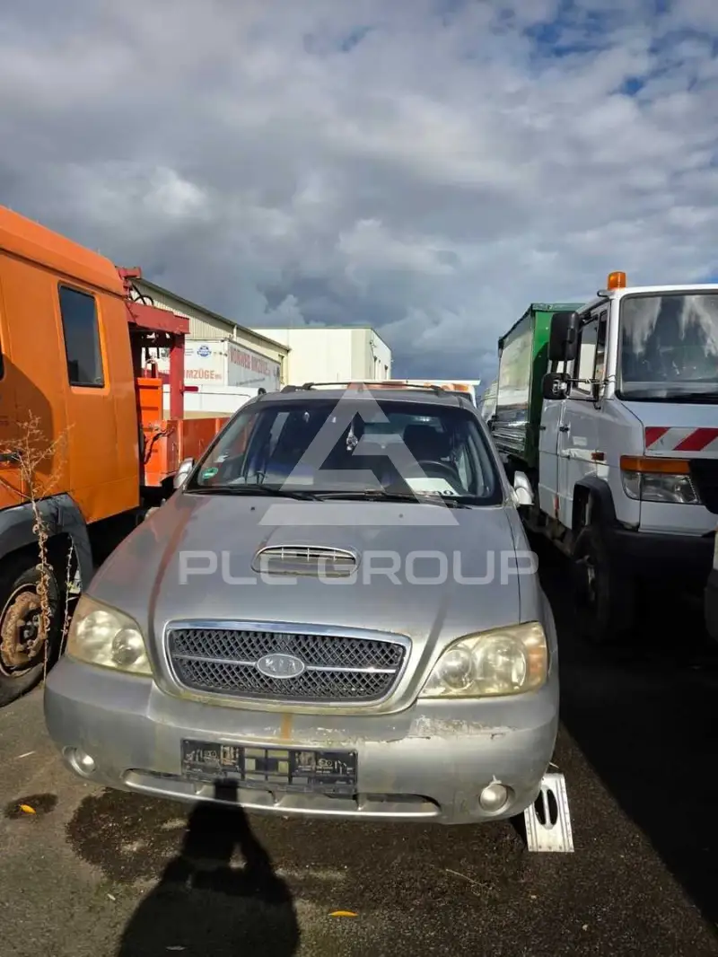 2003 KIA Carnival