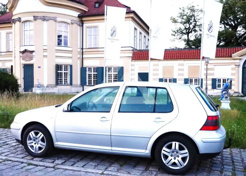 2003 Volkswagen GOLF