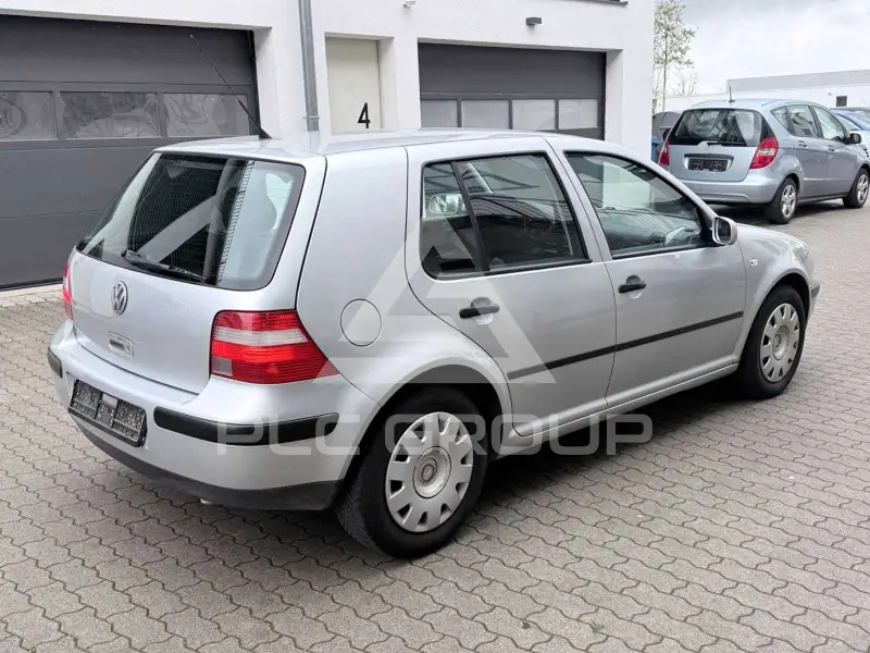 2003 Volkswagen GOLF