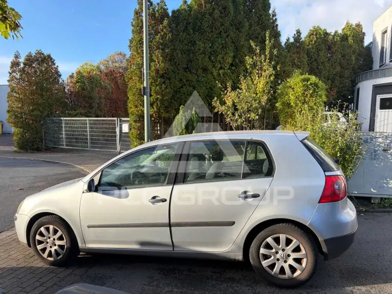 2003 Volkswagen GOLF