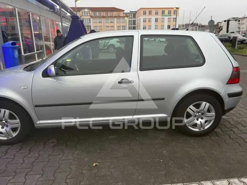 2003 Volkswagen GOLF