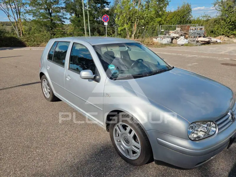 2003 Volkswagen GOLF