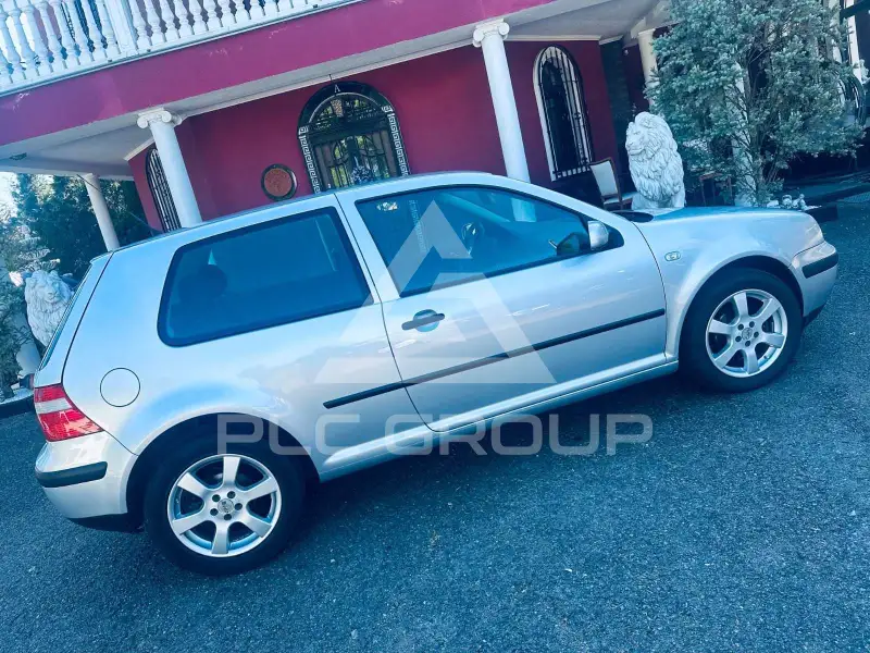 2003 Volkswagen GOLF
