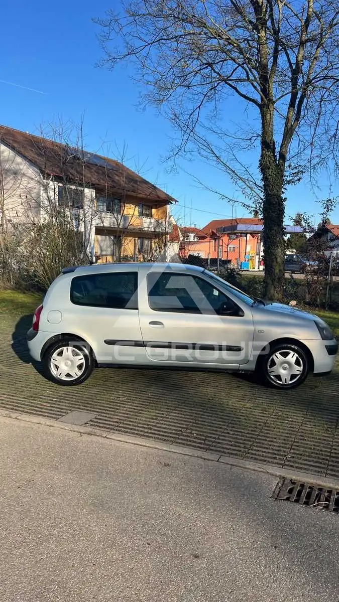 2003 Renault Clio