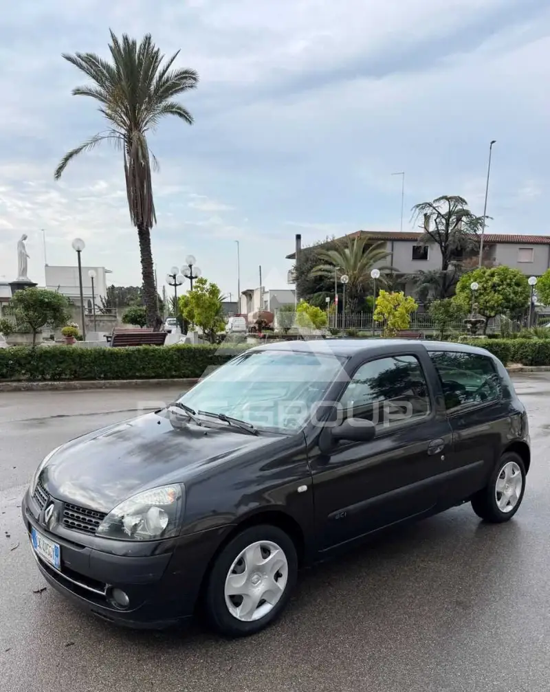 2003 Renault Clio