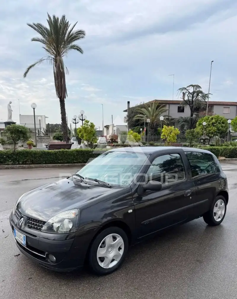 2003 Renault Clio