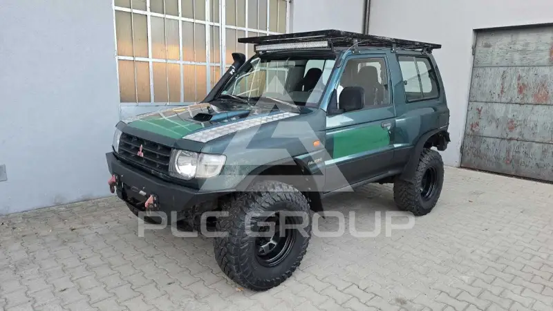2004 Mitsubishi PAJARO