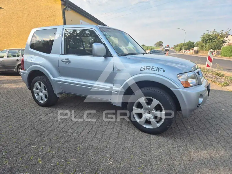 2004 Mitsubishi PAJARO
