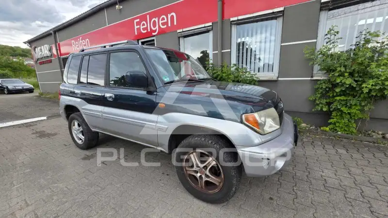 2004 Mitsubishi PAJARO