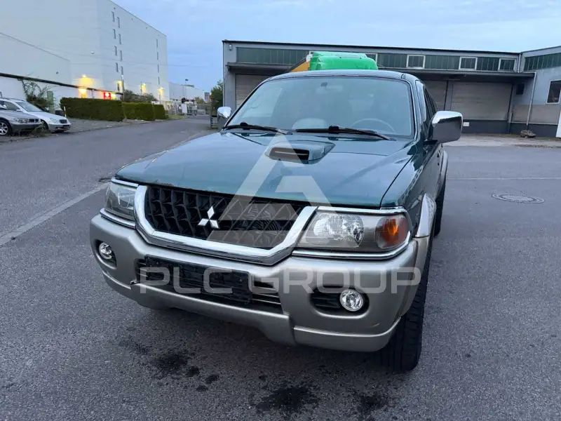 2004 Mitsubishi PAJARO