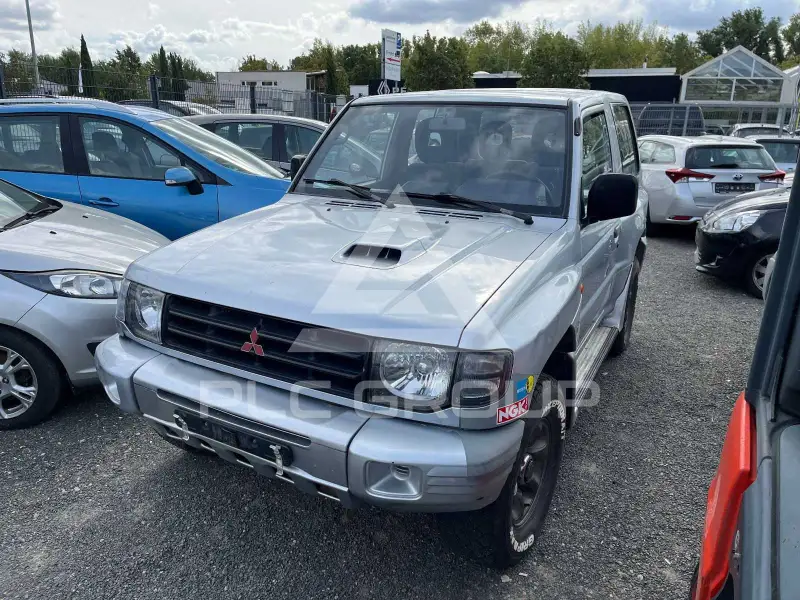 2004 Mitsubishi PAJARO