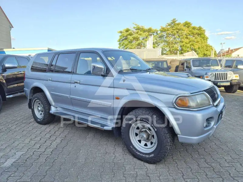 2004 Mitsubishi PAJARO