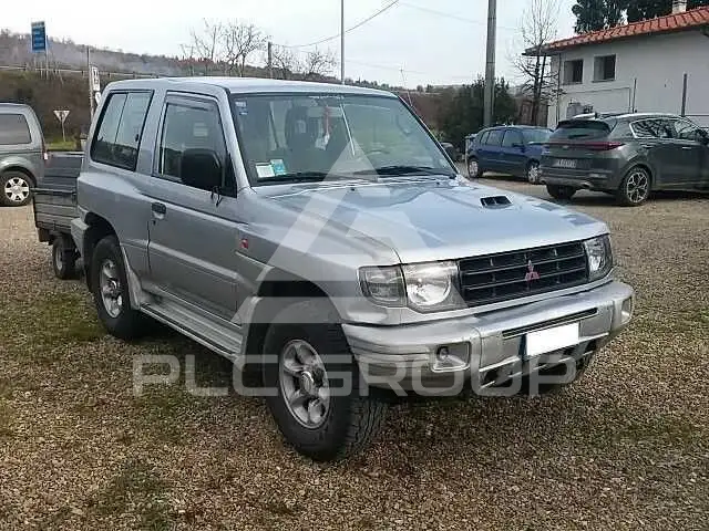 2004 Mitsubishi PAJARO