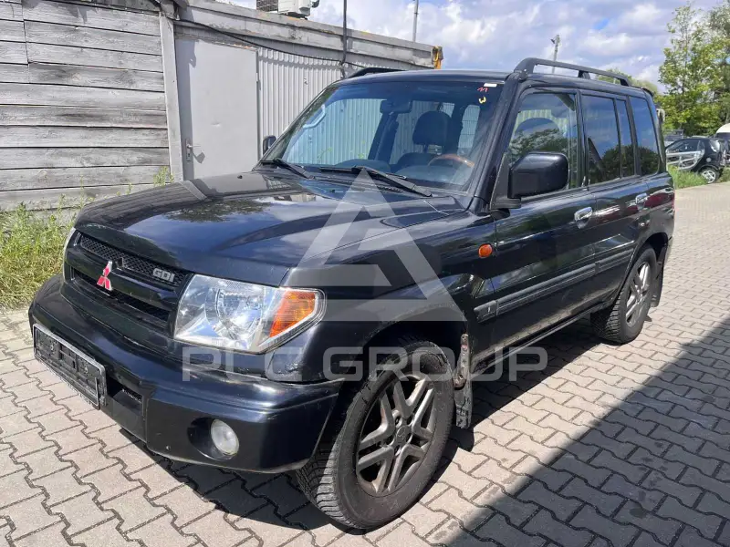 2004 Mitsubishi PAJARO