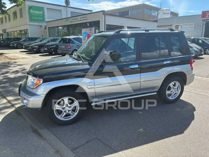 2004 Mitsubishi PAJARO