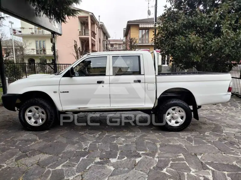 2004 Mitsubishi L200