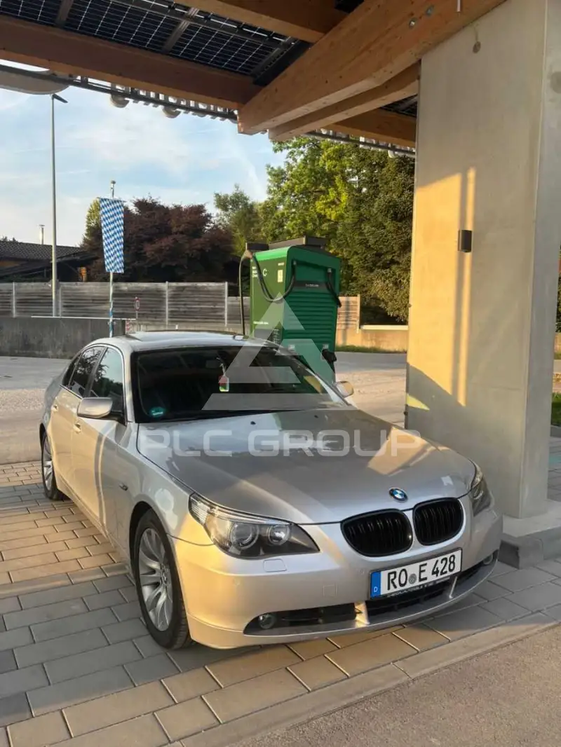2004 BMW 530