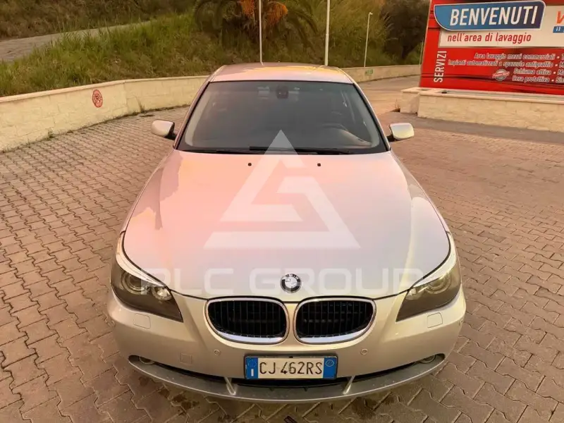 2004 BMW 530