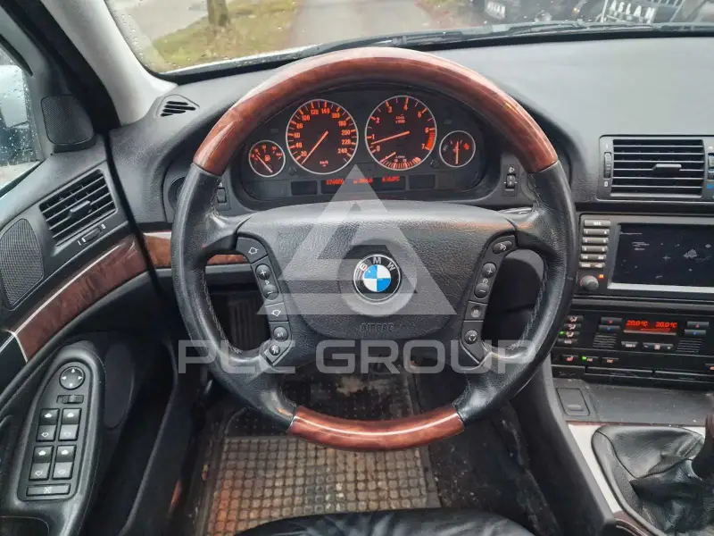 2004 BMW 525