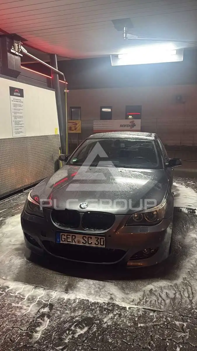 2004 BMW 525