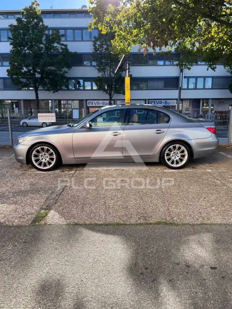 2004 BMW 525