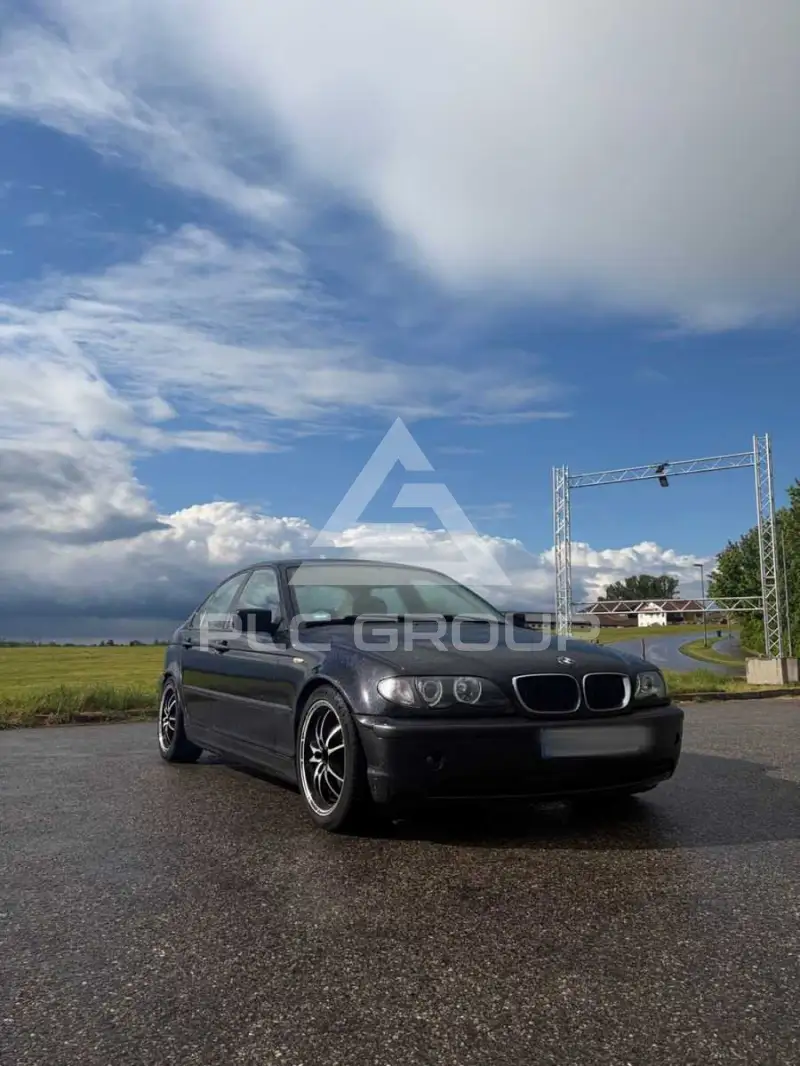 2004 BMW 320