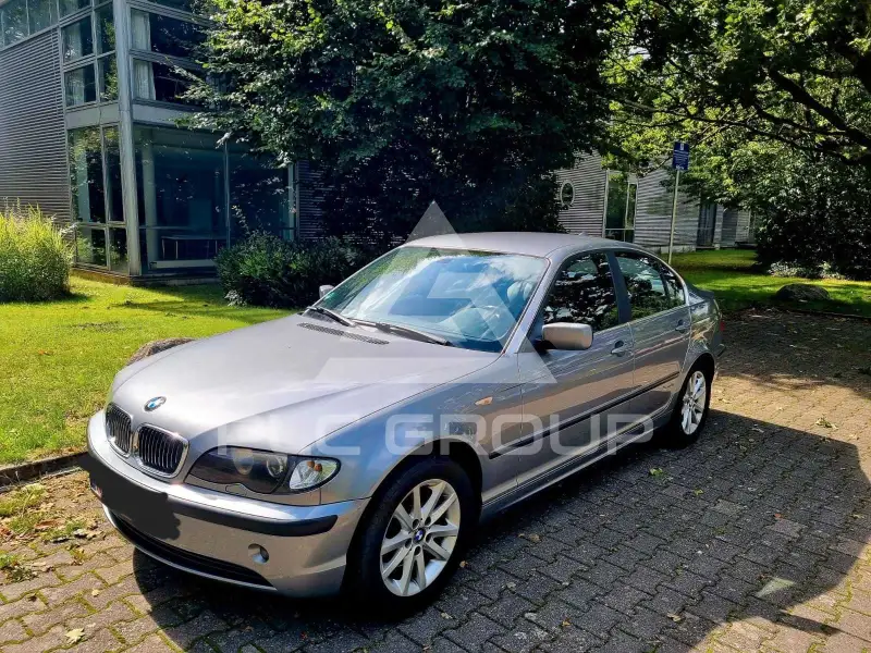 2004 BMW 320