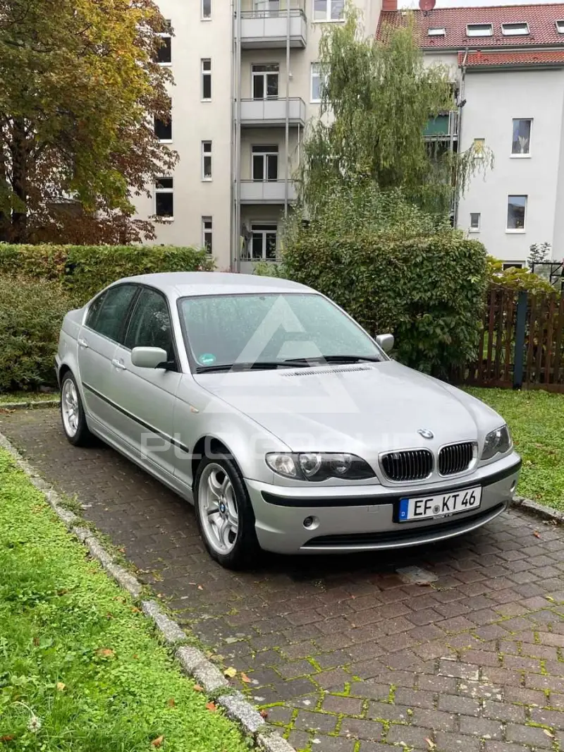 2004 BMW 320