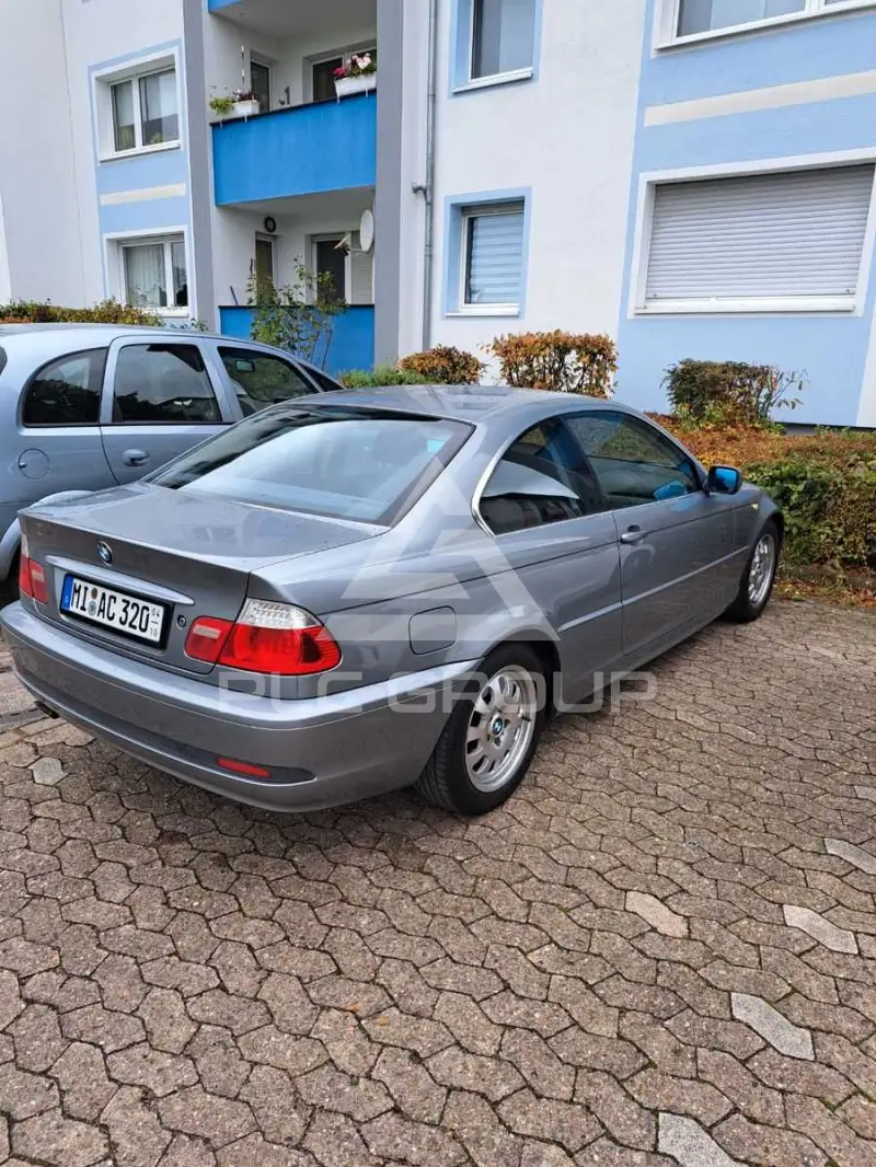 2004 BMW 320
