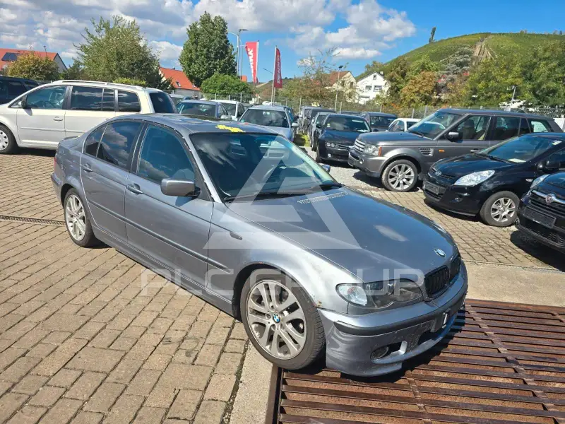 2004 BMW 320