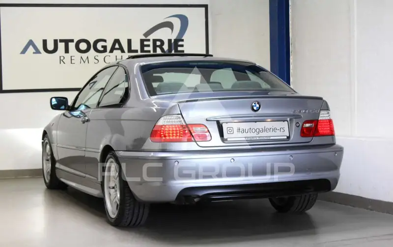 2004 BMW 330