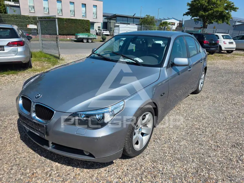 2004 BMW 520