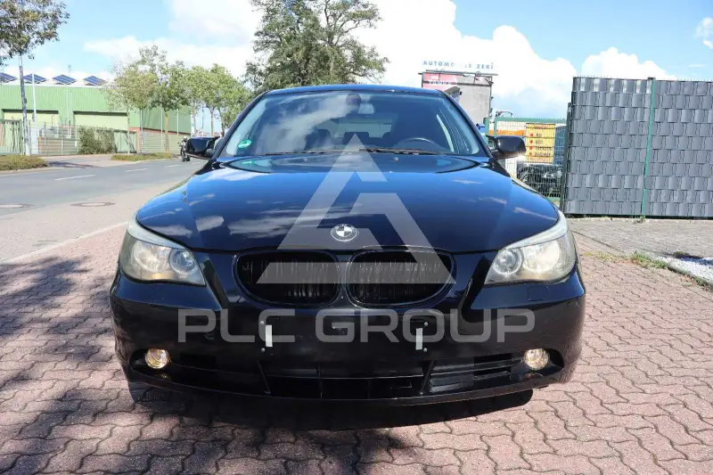 2004 BMW 520