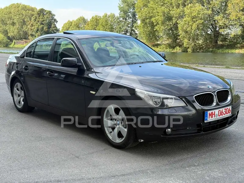 2004 BMW 520