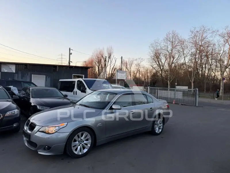 2004 BMW 520