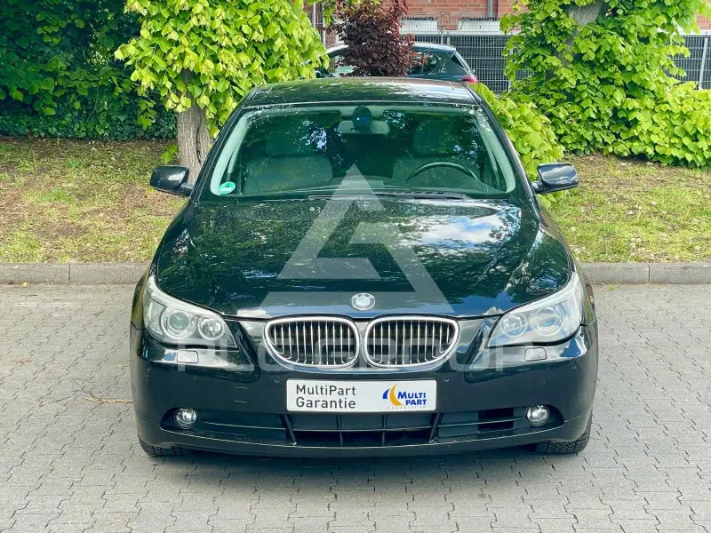 2004 BMW 520