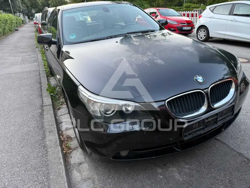 2004 BMW 520