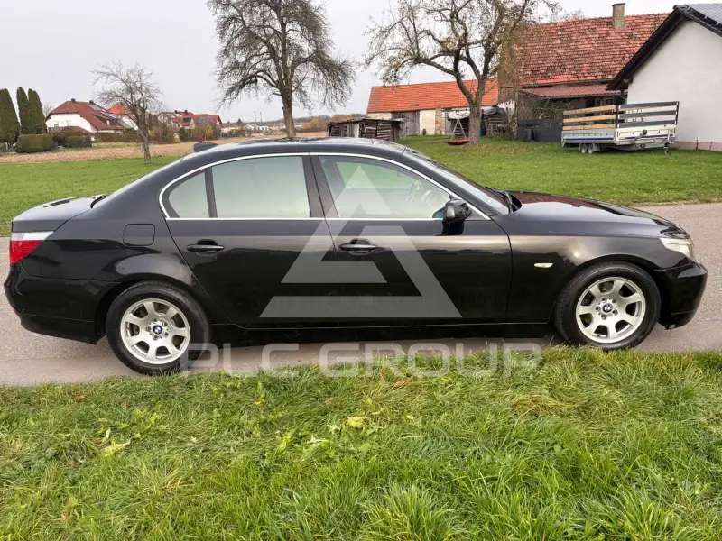 2004 BMW 520