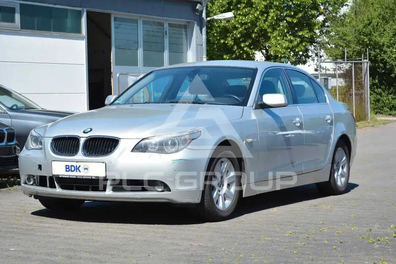 2004 BMW 520
