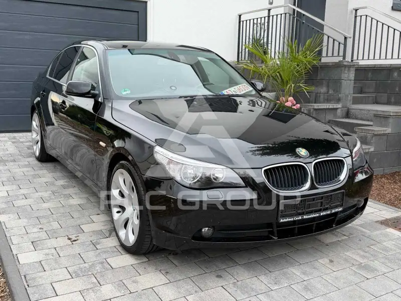 2004 BMW 520