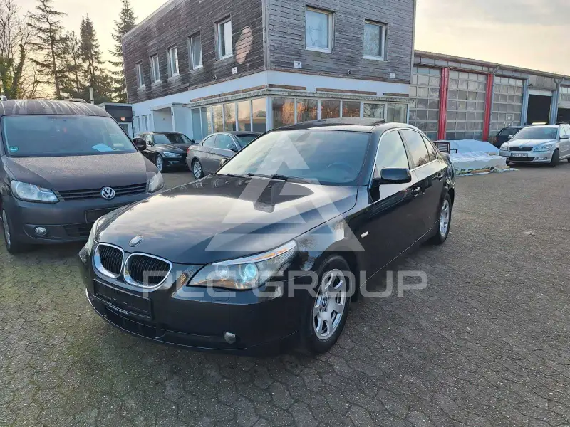 2004 BMW 520